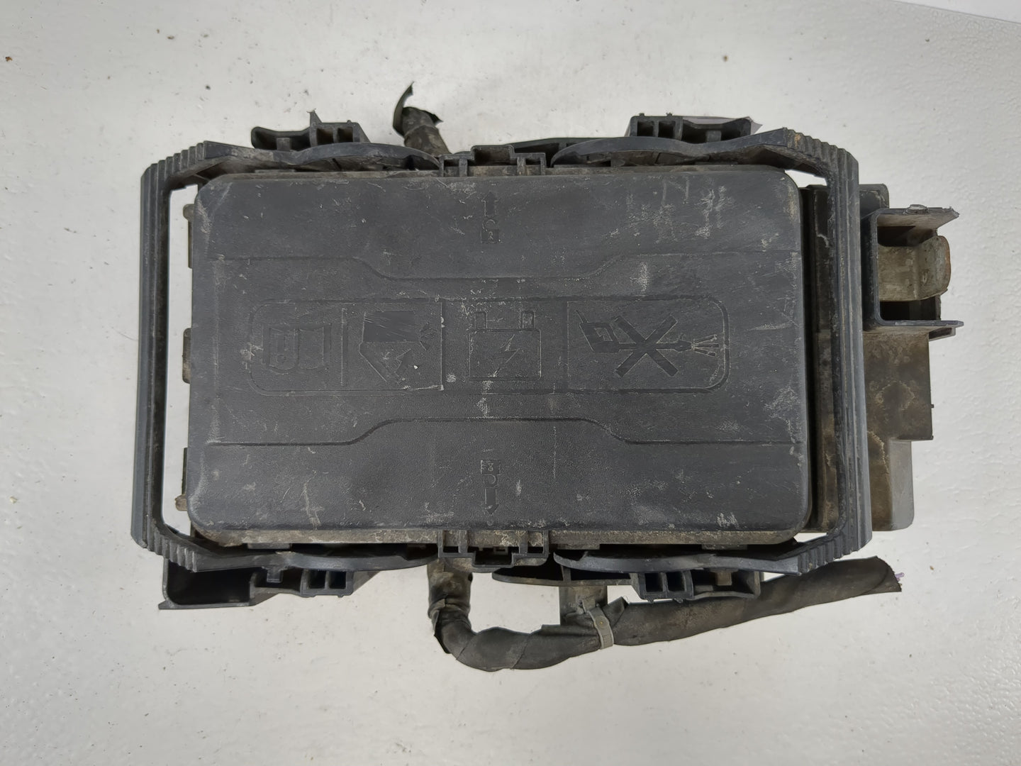 2019 Chevrolet Malibu Fusebox Fuse Box Panel Relay Module P/N:845333822LS GM9814, GM13500128 Fits OEM Used Auto Parts - Oemu