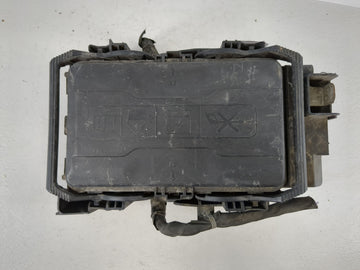 2019 Chevrolet Malibu Fusebox Fuse Box Panel Relay Module P/N:845333822LS GM9814, GM13500128 Fits OEM Used Auto Parts - Oemu