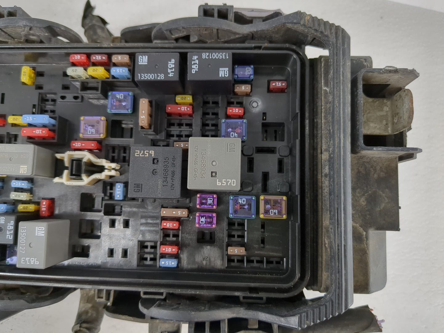 2019 Chevrolet Malibu Fusebox Fuse Box Panel Relay Module P/N:845333822LS GM9814, GM13500128 Fits OEM Used Auto Parts - Oemu