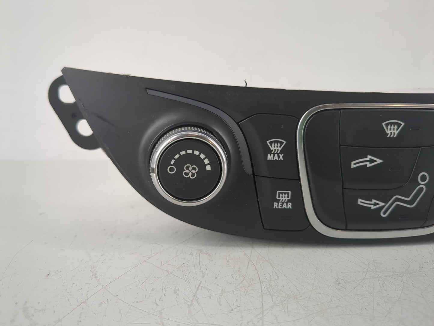 2019-2021 Chevrolet Malibu Climate Control Module Temperature AC/Heater Replacement P/N:84426651 Fits Fits 2019 2020 2021 OE