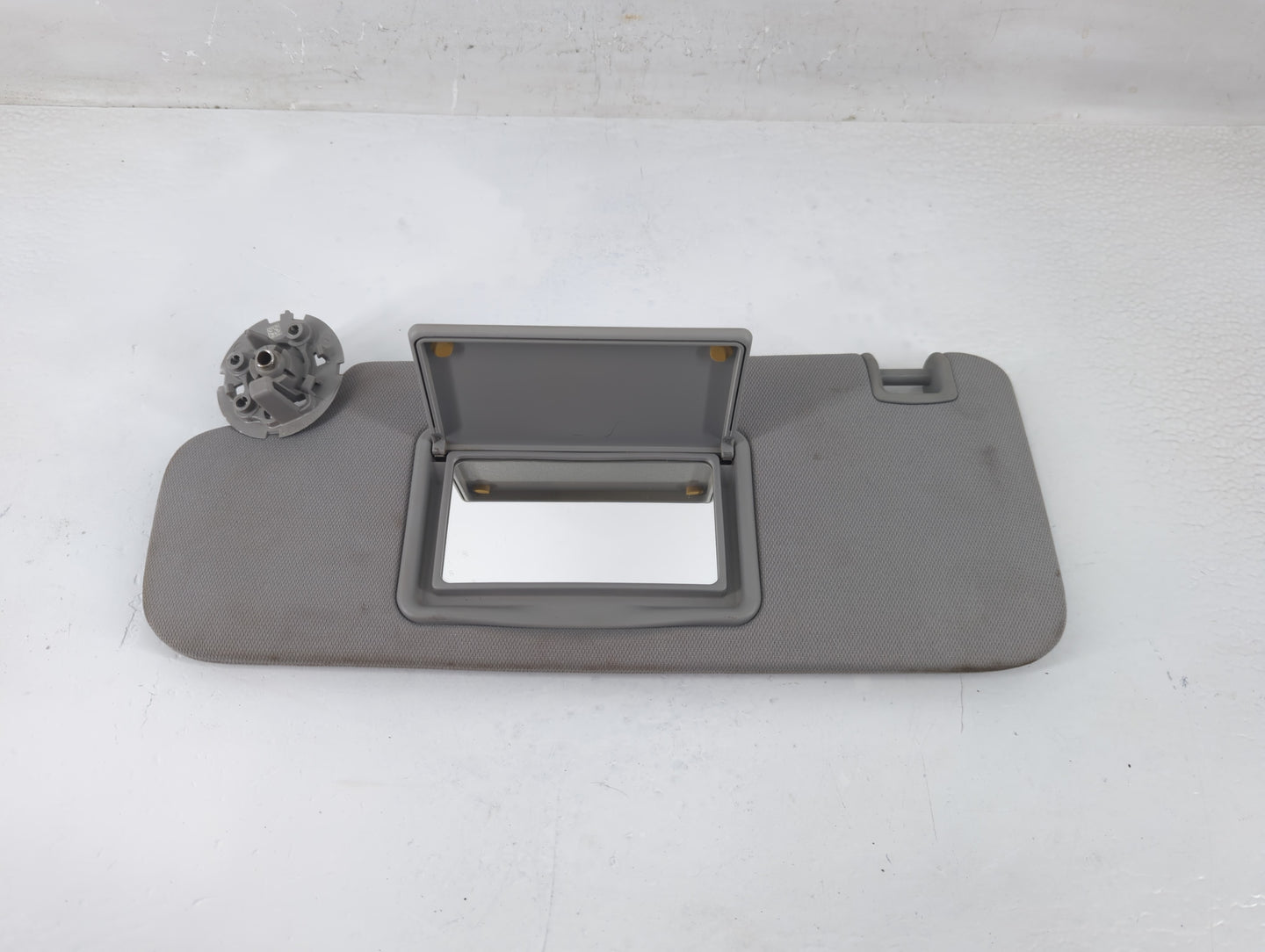 2016-2021 Chevrolet Malibu Sun Visor Shade Replacement Driver Left Mirror Fits Fits 2016 2017 2018 2019 2020 2021 OEM Used A