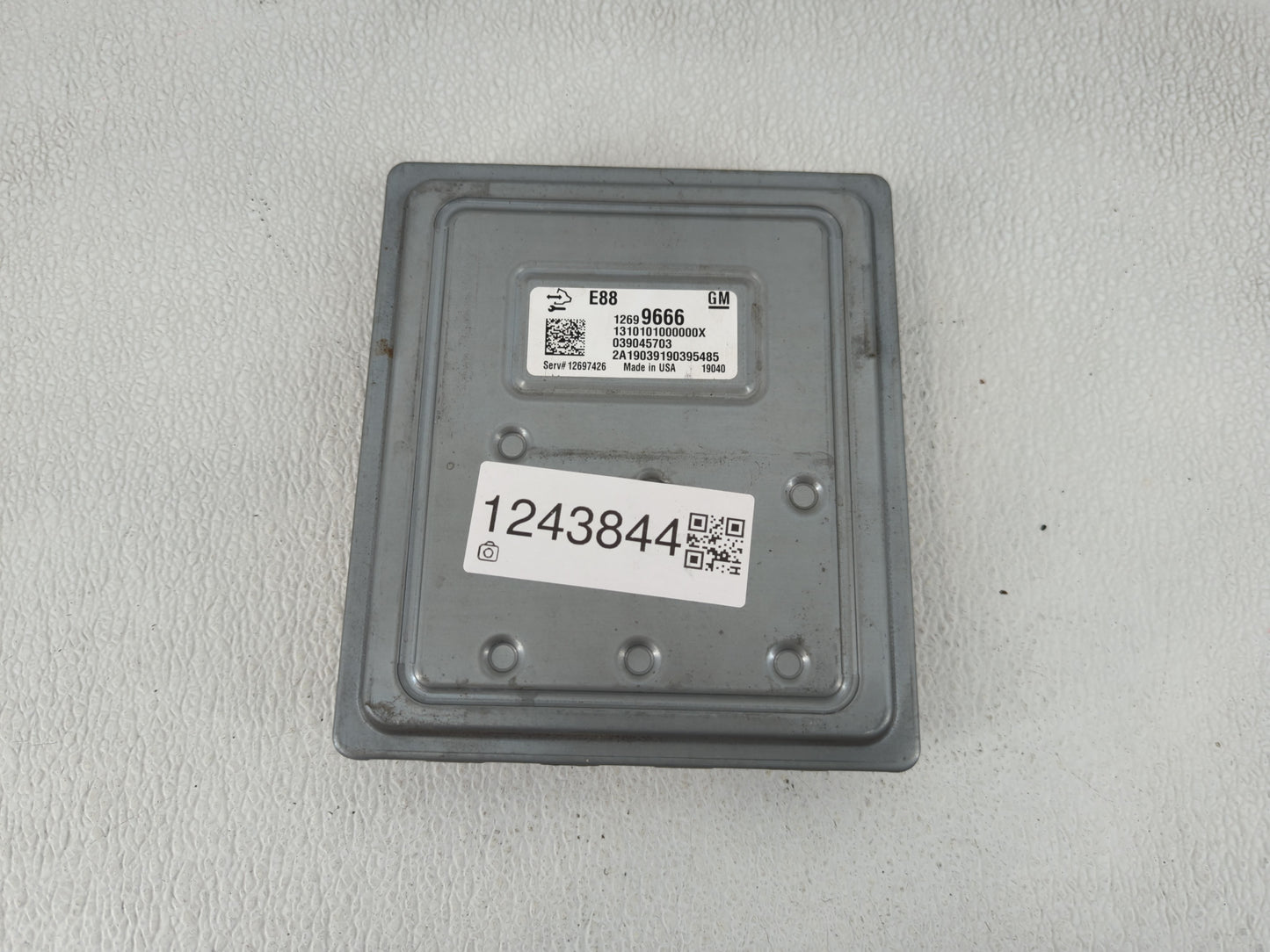 2018-2019 Chevrolet Malibu PCM Engine Control Computer ECU ECM PCU OEM P/N:12699666 Fits Fits 2018 2019 OEM Used Auto Parts 