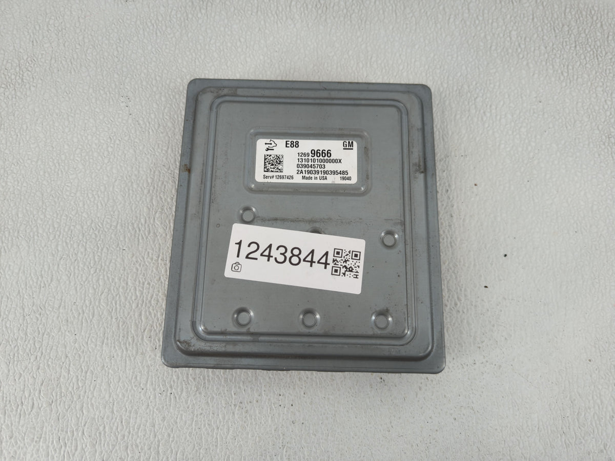 2018-2019 Chevrolet Malibu PCM Engine Control Computer ECU ECM PCU OEM P/N:12699666 Fits 2018 2019 OEM Used Auto Parts - Oem