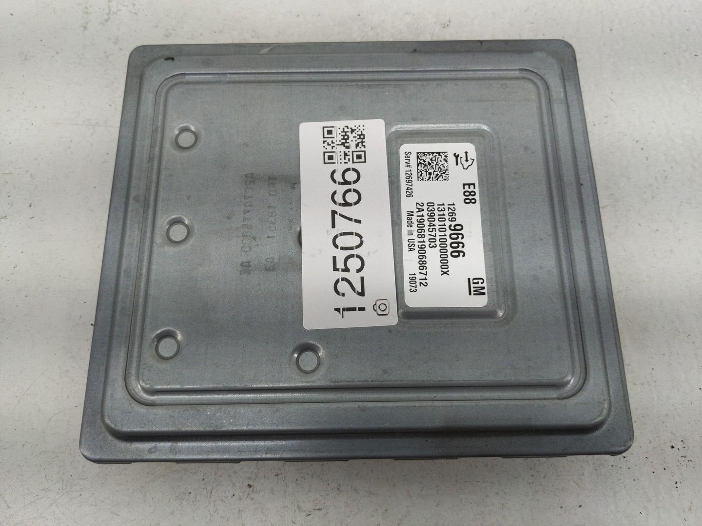2018-2019 Chevrolet Malibu PCM Engine Control Computer ECU ECM PCU OEM P/N:12699666 Fits Fits 2018 2019 OEM Used Auto Parts 