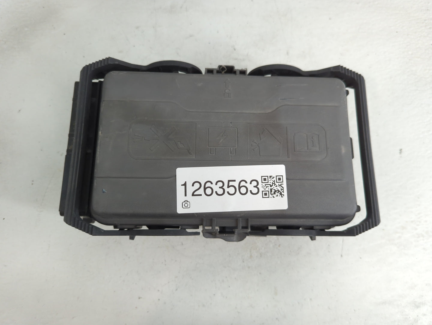 2019 Chevrolet Malibu Fusebox Fuse Box Panel Relay Module Fits OEM Used Auto Parts - Oemusedautoparts1.com
