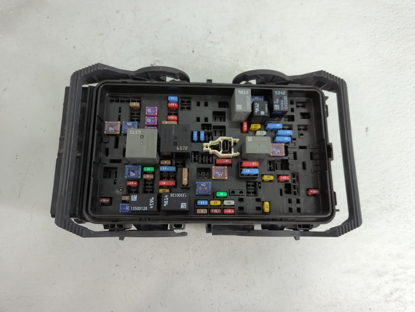 2019 Chevrolet Malibu Fusebox Fuse Box Panel Relay Module Fits OEM Used Auto Parts - Oemusedautoparts1.com