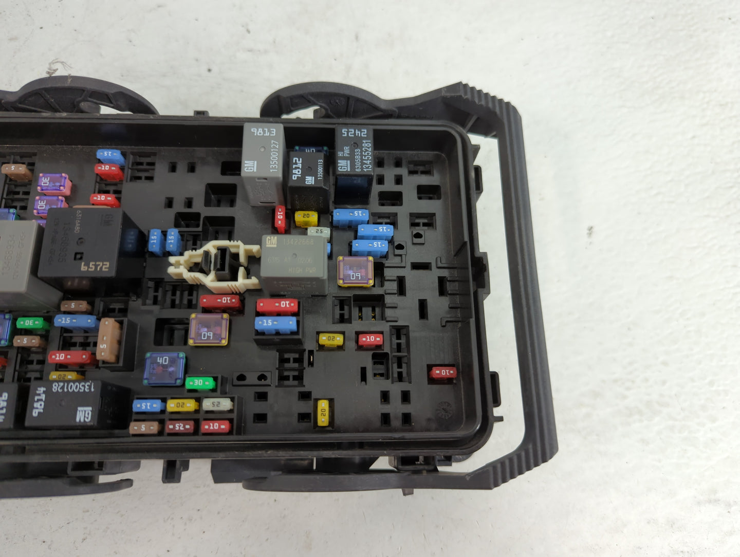 2019 Chevrolet Malibu Fusebox Fuse Box Panel Relay Module Fits OEM Used Auto Parts - Oemusedautoparts1.com