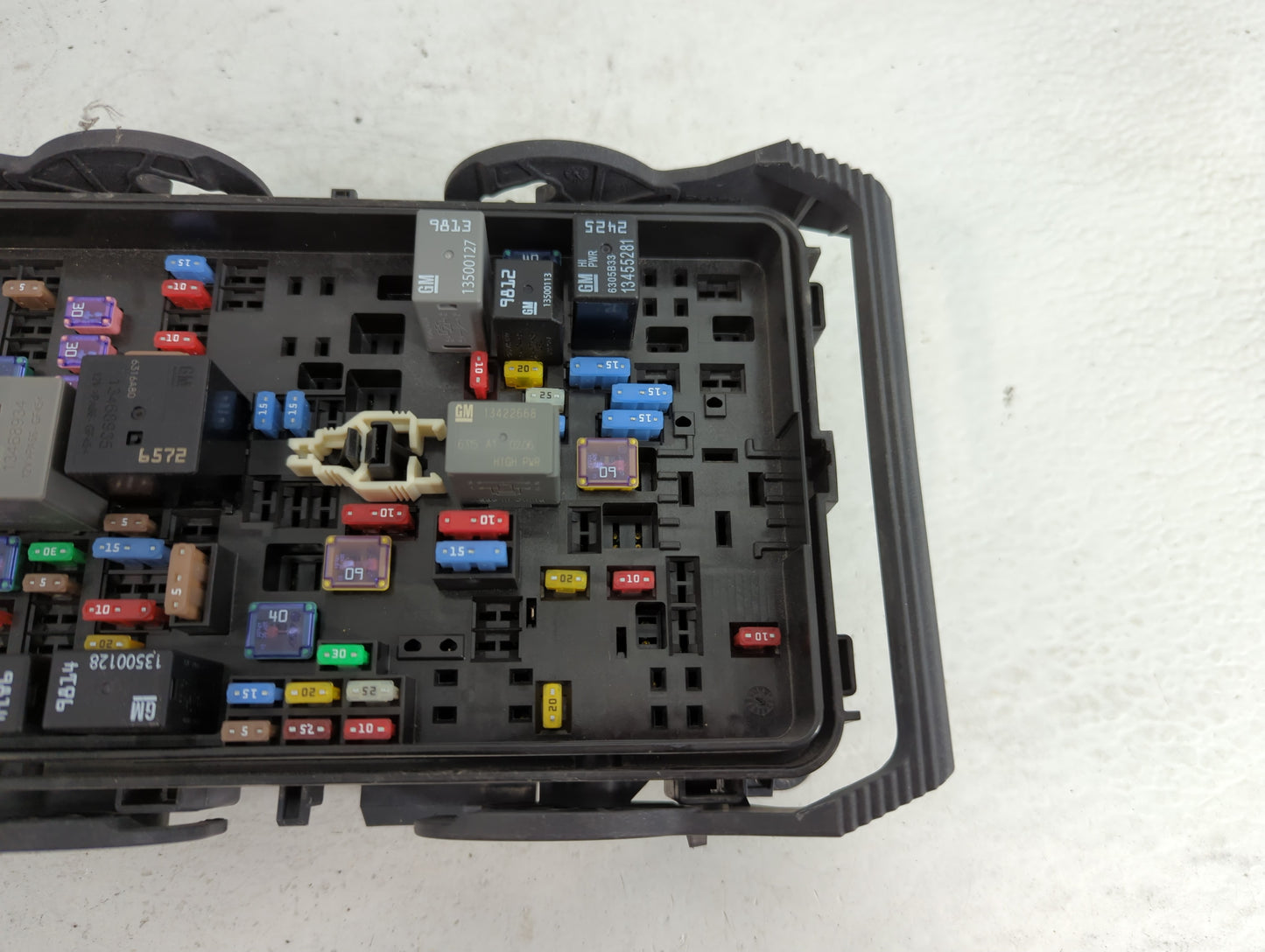 2019 Chevrolet Malibu Fusebox Fuse Box Panel Relay Module Fits OEM Used Auto Parts - Oemusedautoparts1.com