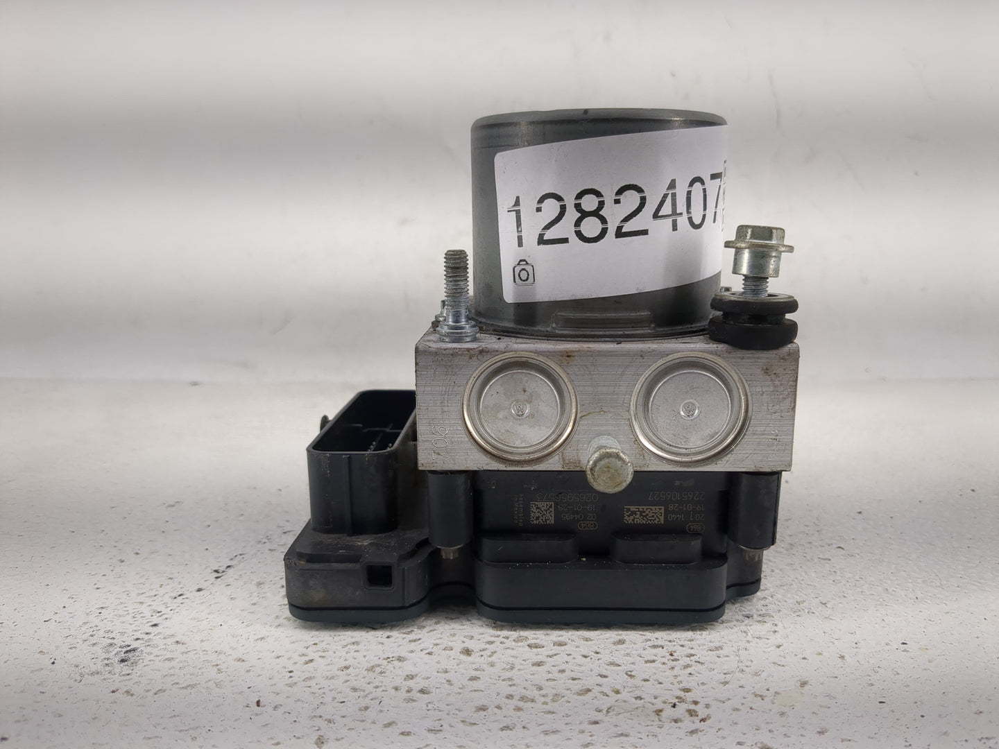 2019-2021 Chevrolet Malibu ABS Pump Control Module Replacement P/N:065055766 8450 2888 Fits Fits 2019 2020 2021 OEM Used Aut