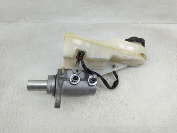 2016-2021 Chevrolet Malibu Brake Master Cylinder - Oemusedautoparts1.com