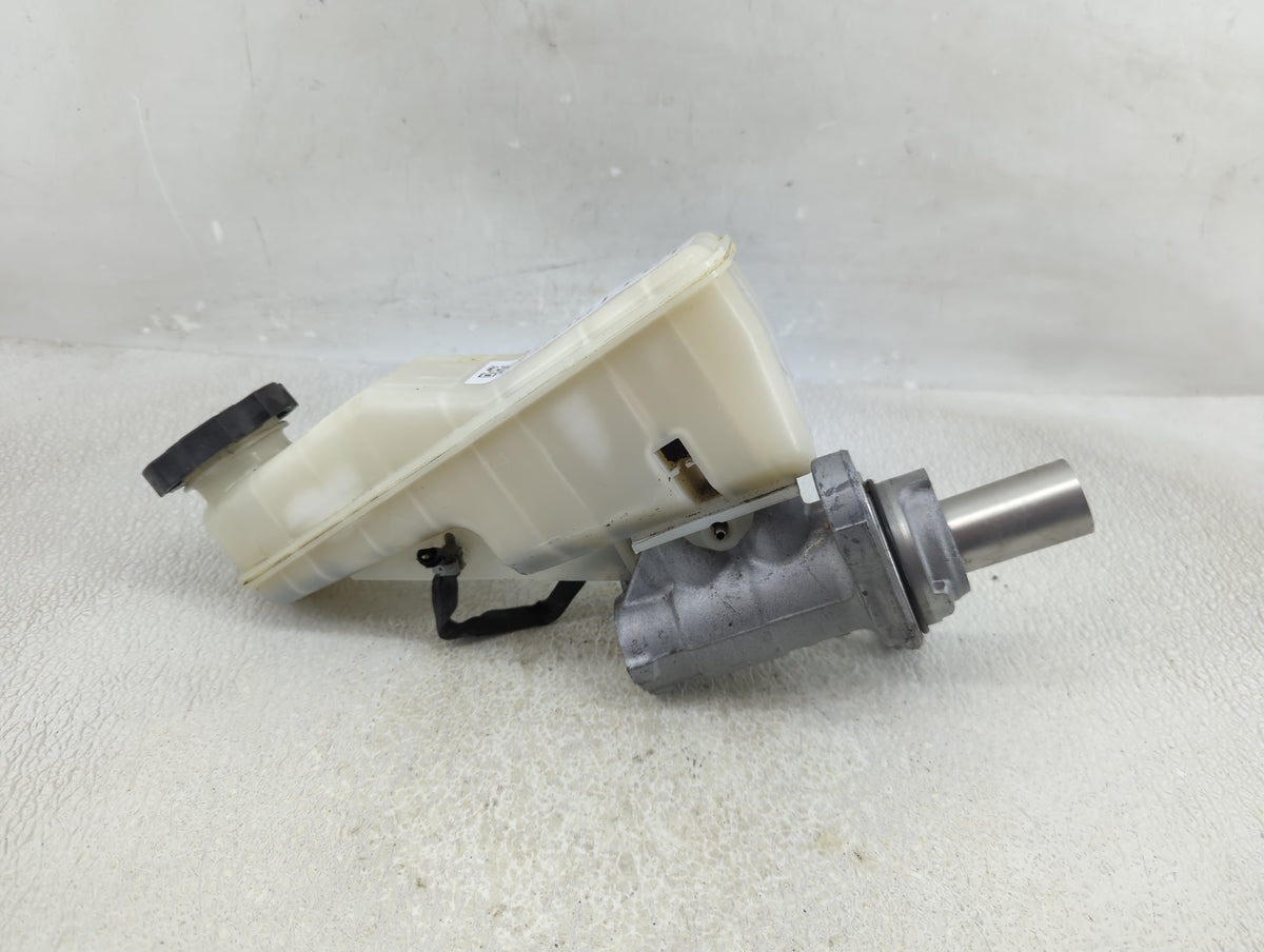 2016-2021 Chevrolet Malibu Brake Master Cylinder 1311505 - Oemusedautoparts1.com