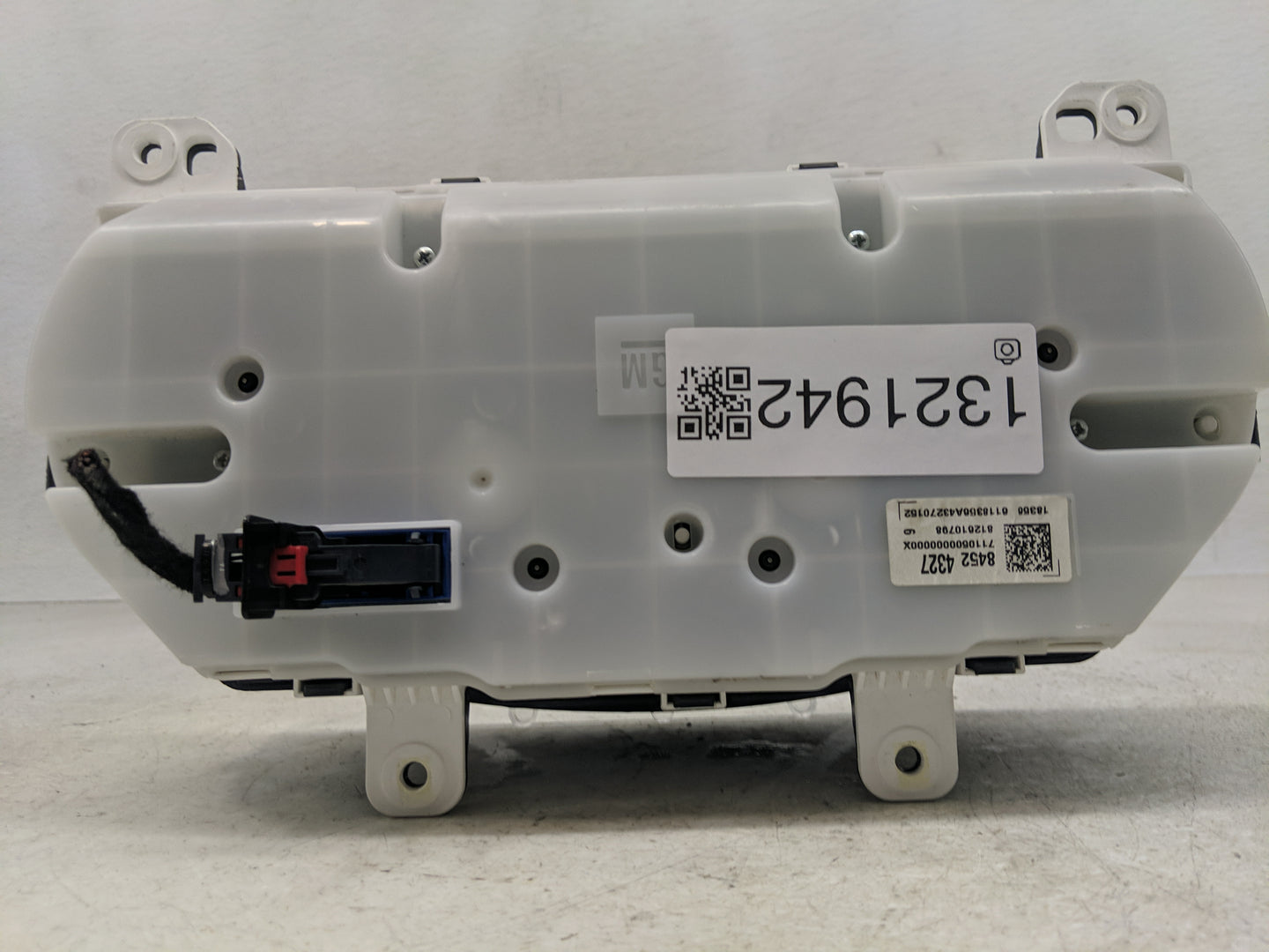 2019 Chevrolet Malibu Instrument Cluster Speedometer Gauges P/N:84524327 Fits OEM Used Auto Parts - Oemusedautoparts1.com