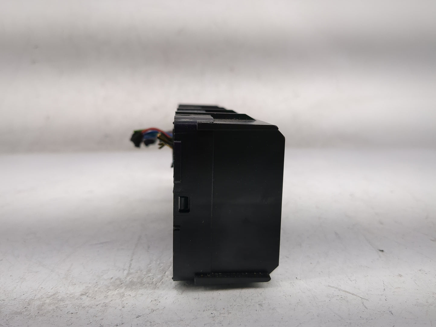 2019-2021 Chevrolet Malibu Temperature Control Module 84569274 - Oemusedautoparts1.com
