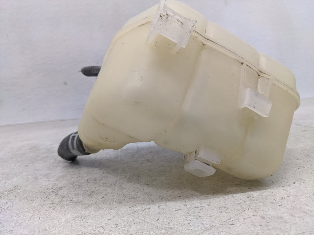 2013 Chevrolet Malibu Radiator Coolant Overflow Expansion Tank Bottle 1366020 - Oemusedautoparts1.com