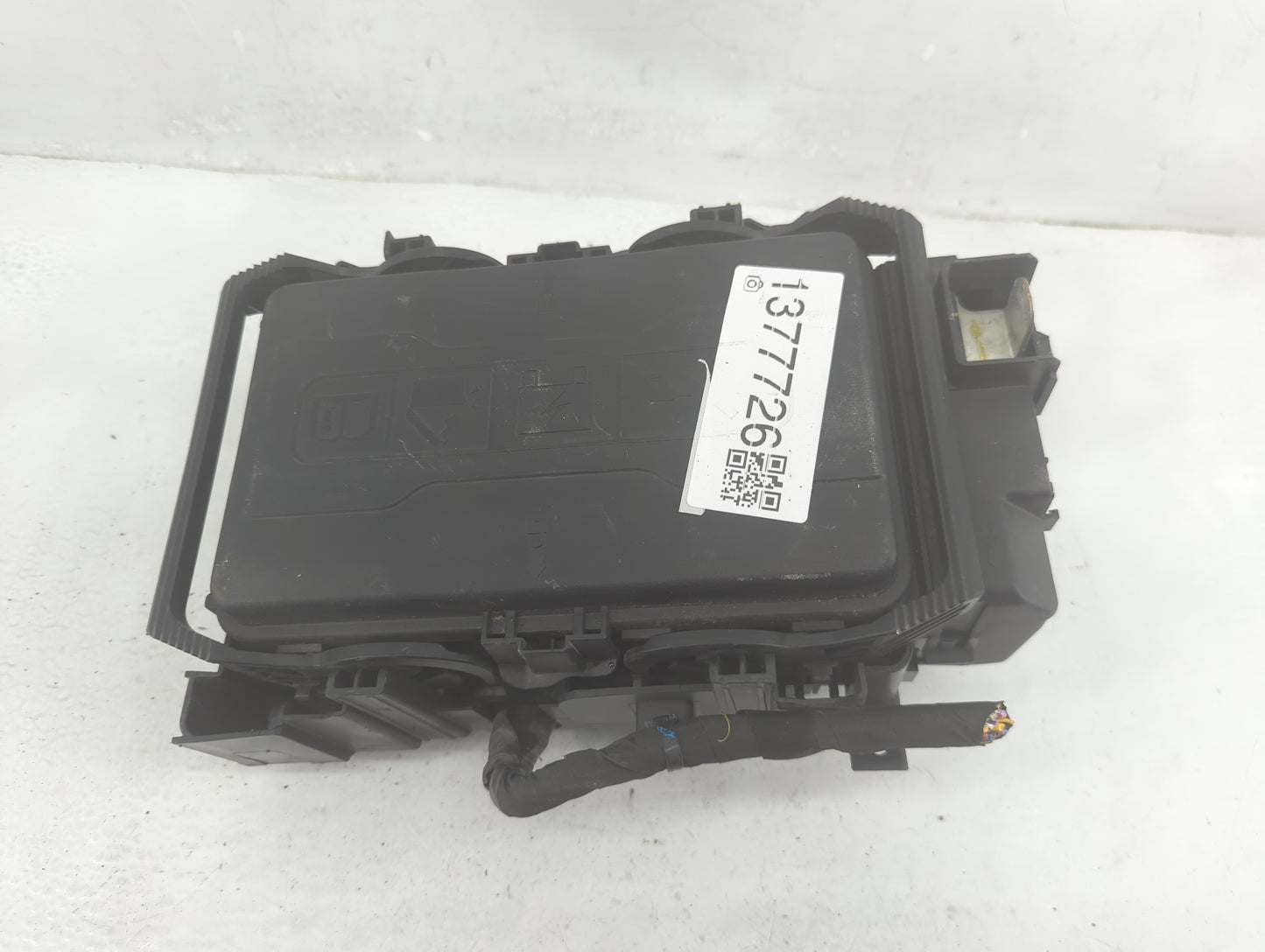 2019-2021 Chevrolet Malibu Fusebox Fuse Box Panel Relay Module P/N:84586305 Fits Fits 2019 2020 2021 OEM Used Auto Parts - O
