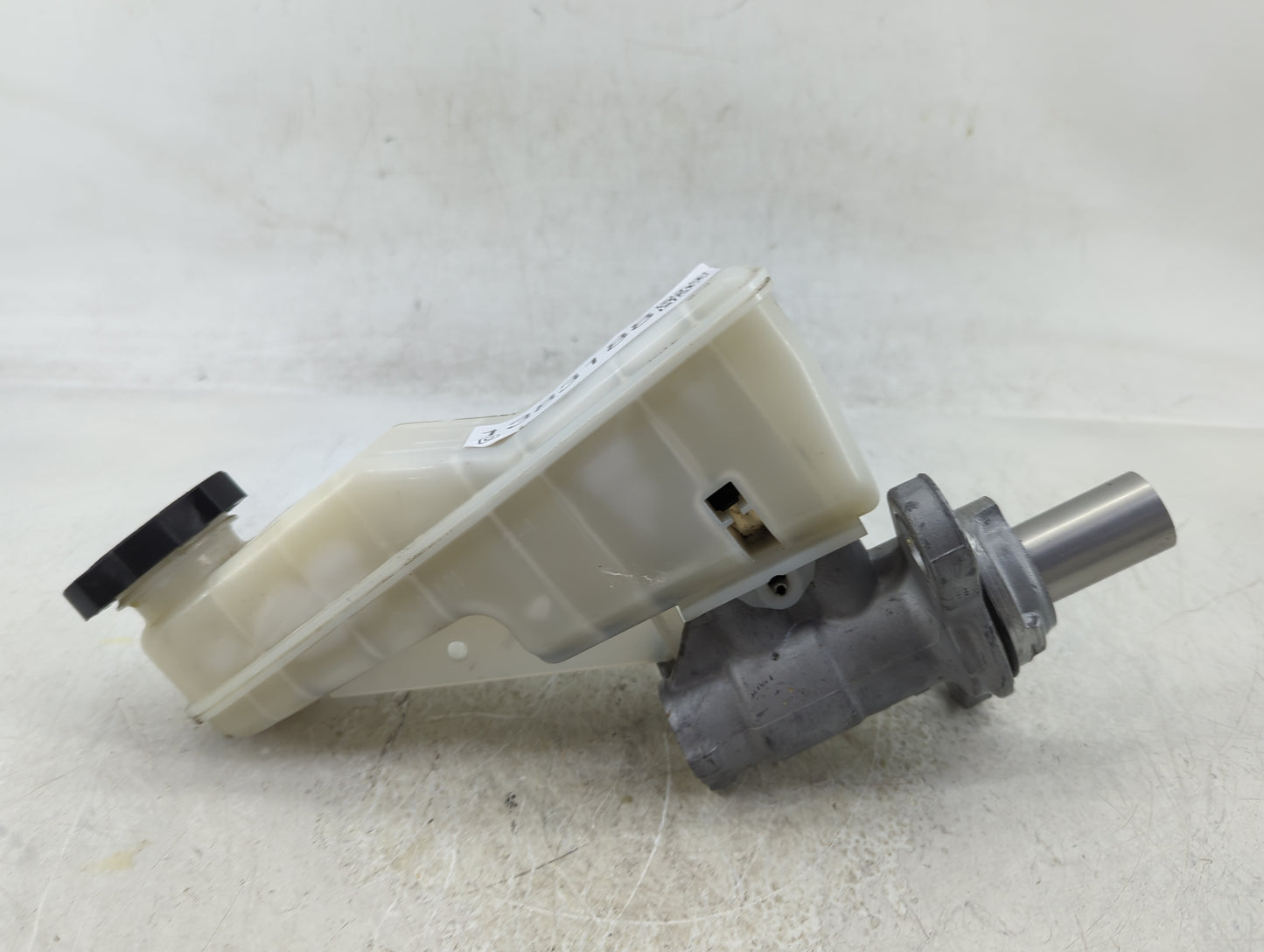 2016-2021 Chevrolet Malibu Brake Master Cylinder - Oemusedautoparts1.com