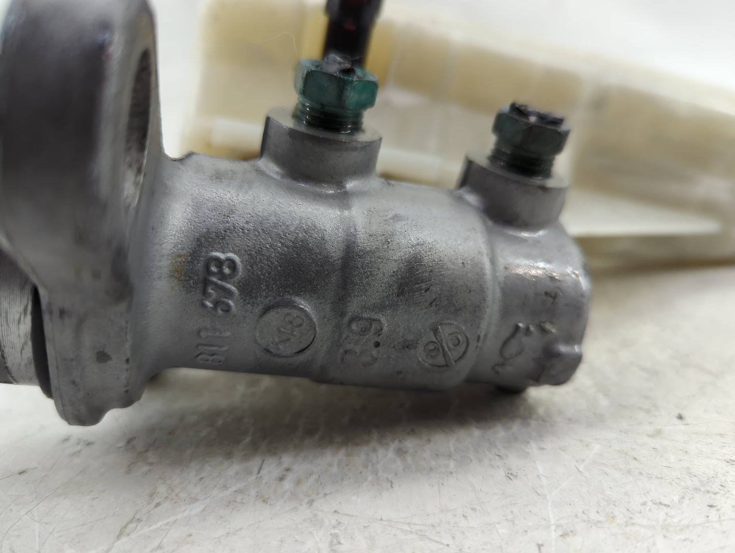 2016-2021 Chevrolet Malibu Brake Master Cylinder - Oemusedautoparts1.com