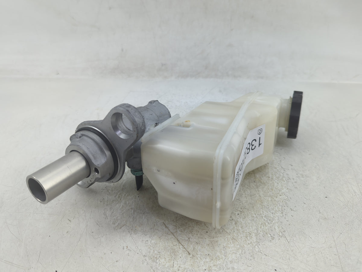 2016-2021 Chevrolet Malibu Brake Master Cylinder 1383246 - Oemusedautoparts1.com