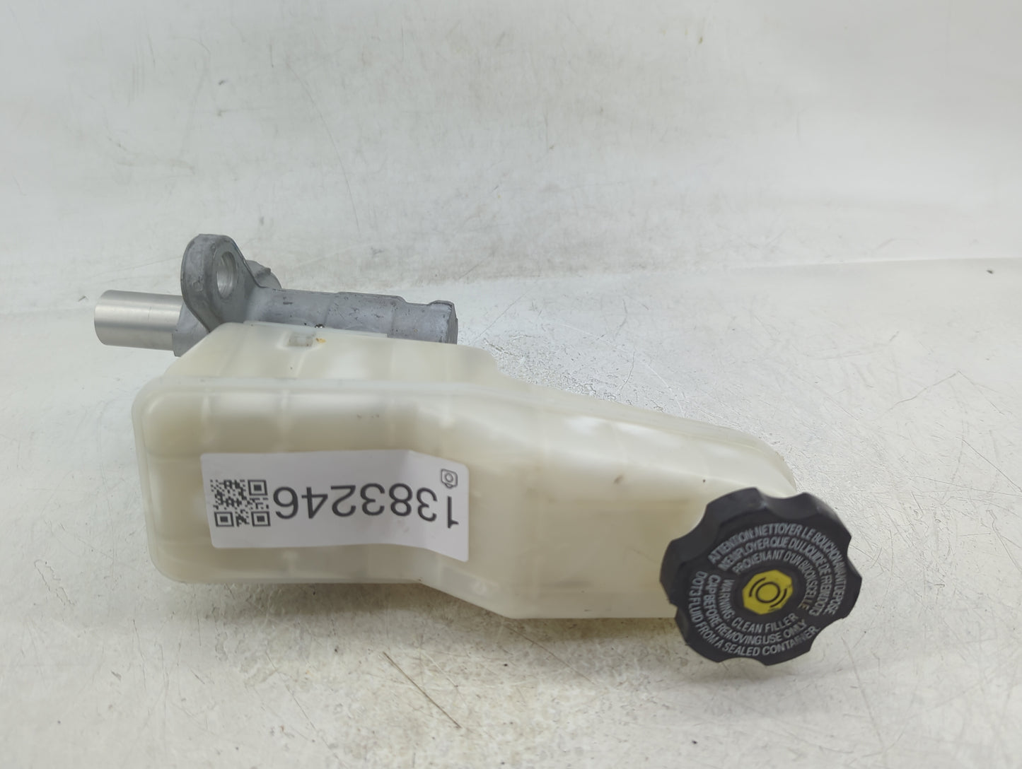 2016-2021 Chevrolet Malibu Brake Master Cylinder 1383246 - Oemusedautoparts1.com
