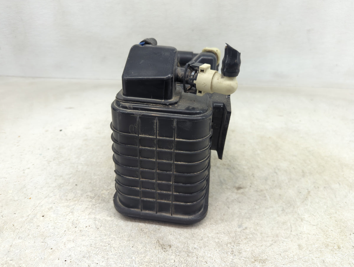 2019 Chevrolet Malibu Fuel Vapor Charcoal Canister 1389775 - Oemusedautoparts1.com