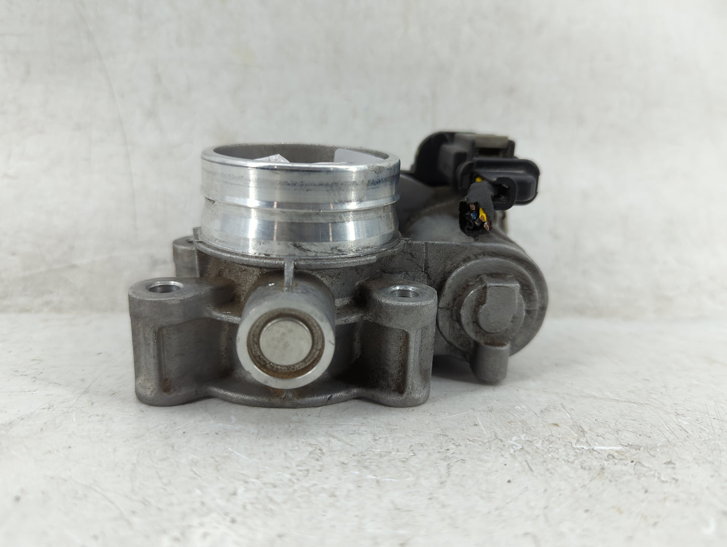 2016-2021 Chevrolet Malibu Throttle Body P/N:12671379AA Fits Fits 2016 2017 2018 2019 2020 2021 2022 OEM Used Auto Parts - O
