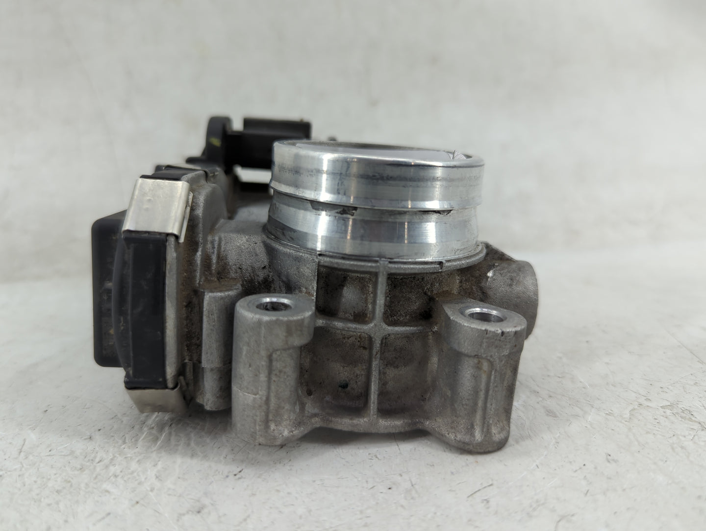 2016-2021 Chevrolet Malibu Throttle Body P/N:12671379AA Fits Fits 2016 2017 2018 2019 2020 2021 2022 OEM Used Auto Parts - O