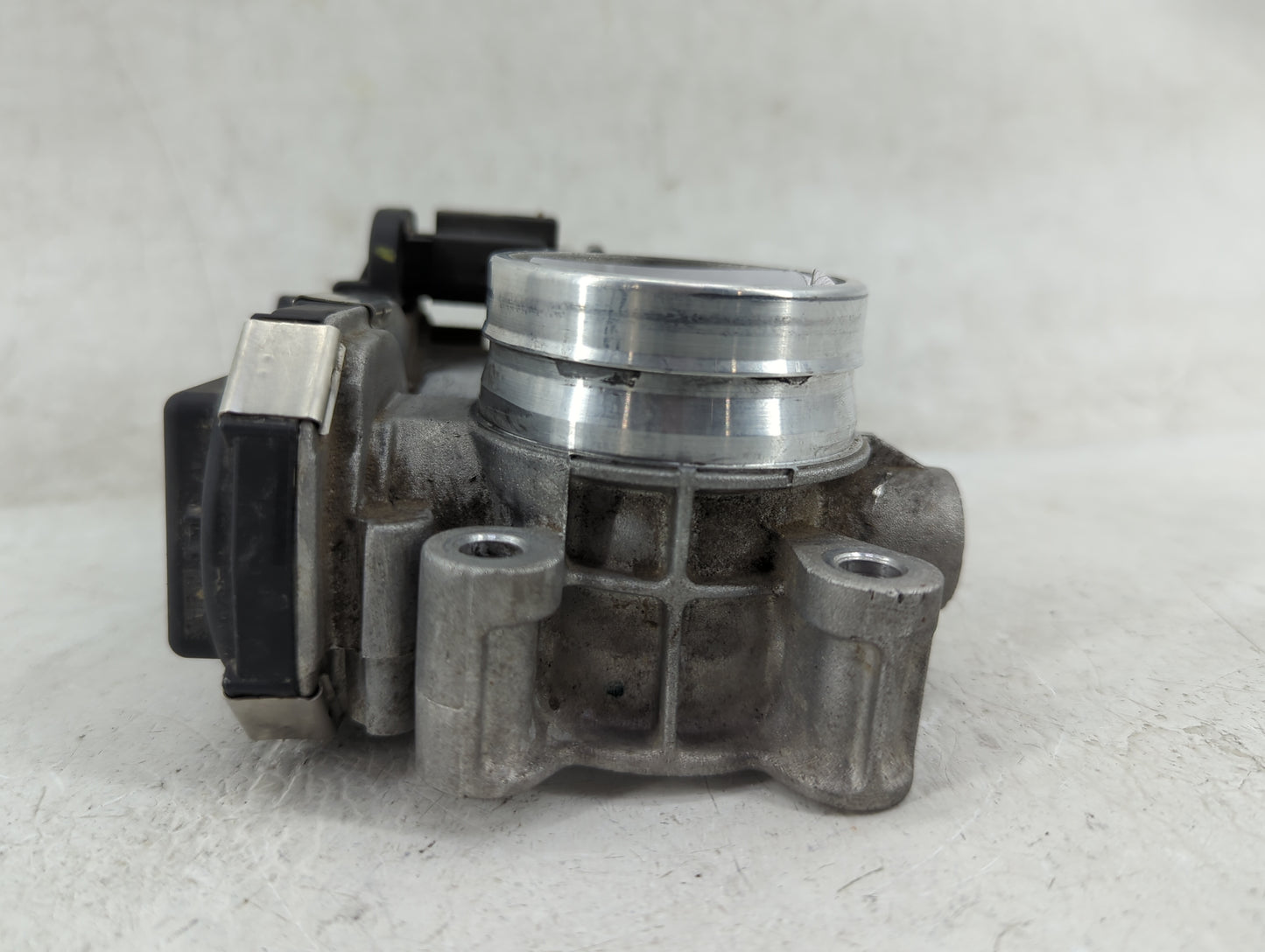 2016-2021 Chevrolet Malibu Throttle Body P/N:12671379AA Fits Fits 2016 2017 2018 2019 2020 2021 2022 OEM Used Auto Parts - O