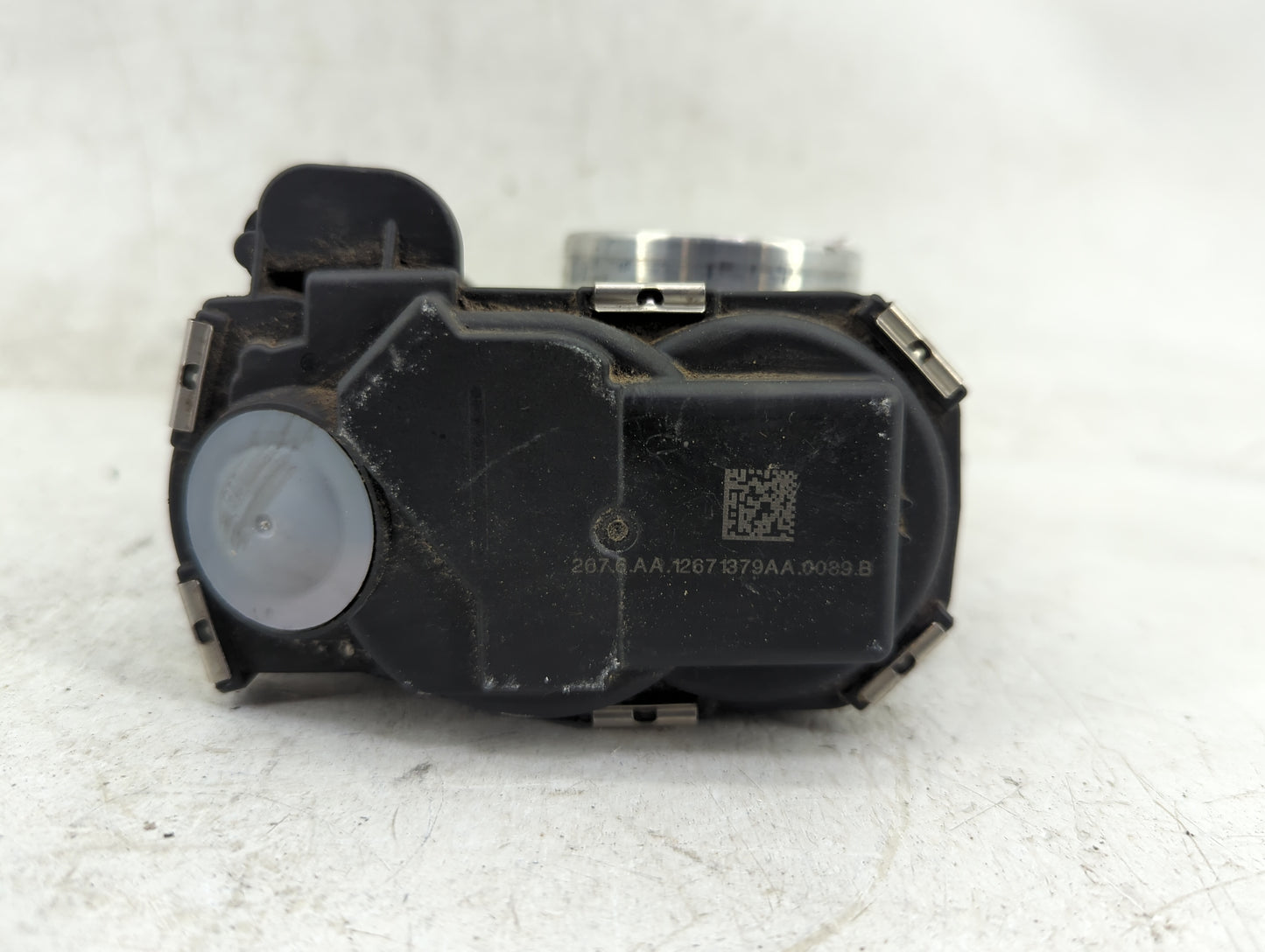 2016-2021 Chevrolet Malibu Throttle Body P/N:12671379AA Fits Fits 2016 2017 2018 2019 2020 2021 2022 OEM Used Auto Parts - O