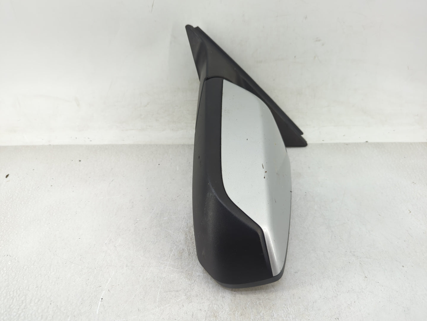 2019-2021 Chevrolet Malibu Driver Side View Mirror - Left Door Mirror OEM Used - Oemusedautoparts1.com
