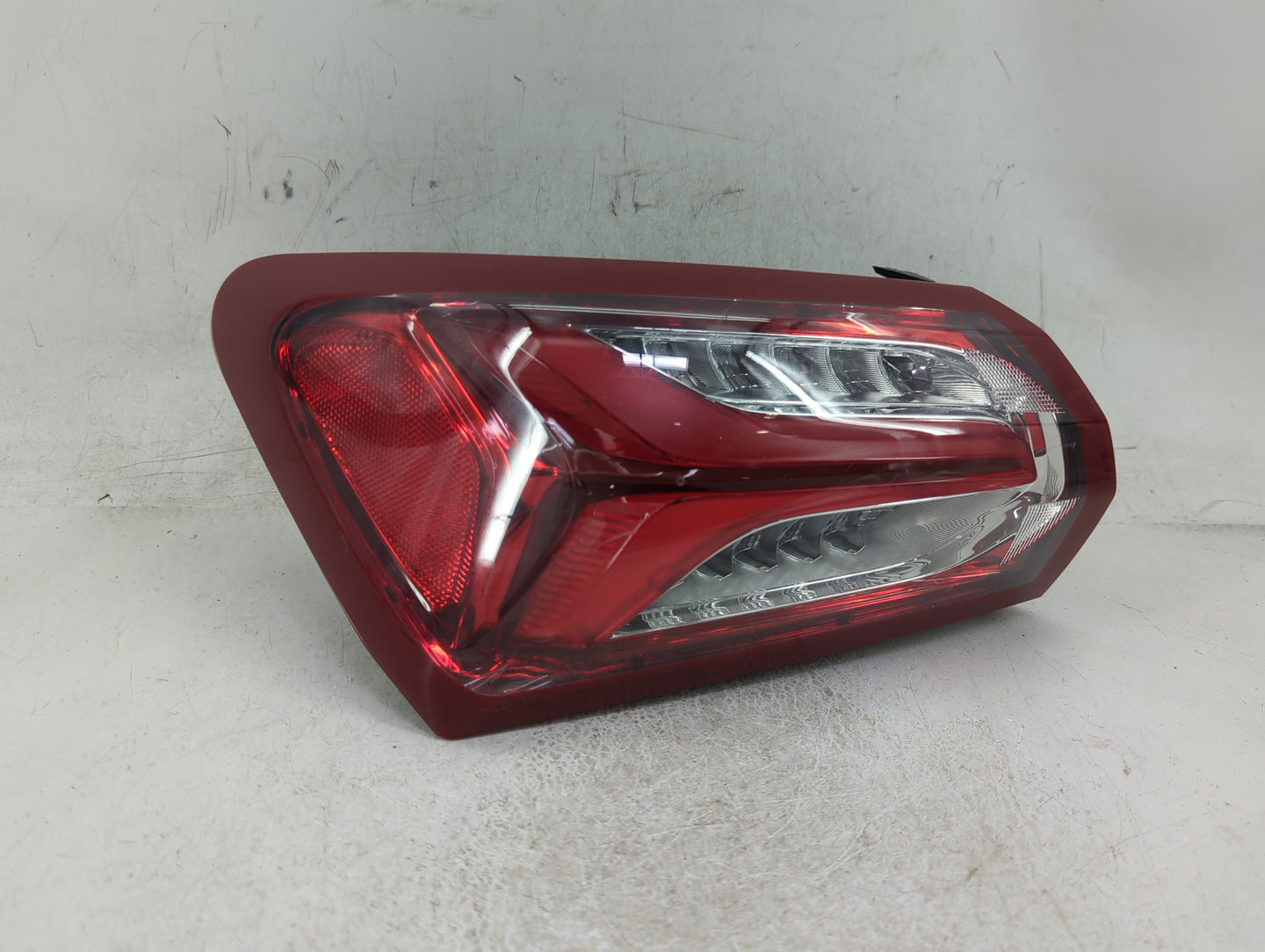 2019-2021 Chevrolet Malibu Tail Light Assembly Driver Left OEM P/N:84882377 Fits Fits 2019 2020 2021 OEM Used Auto Parts - O
