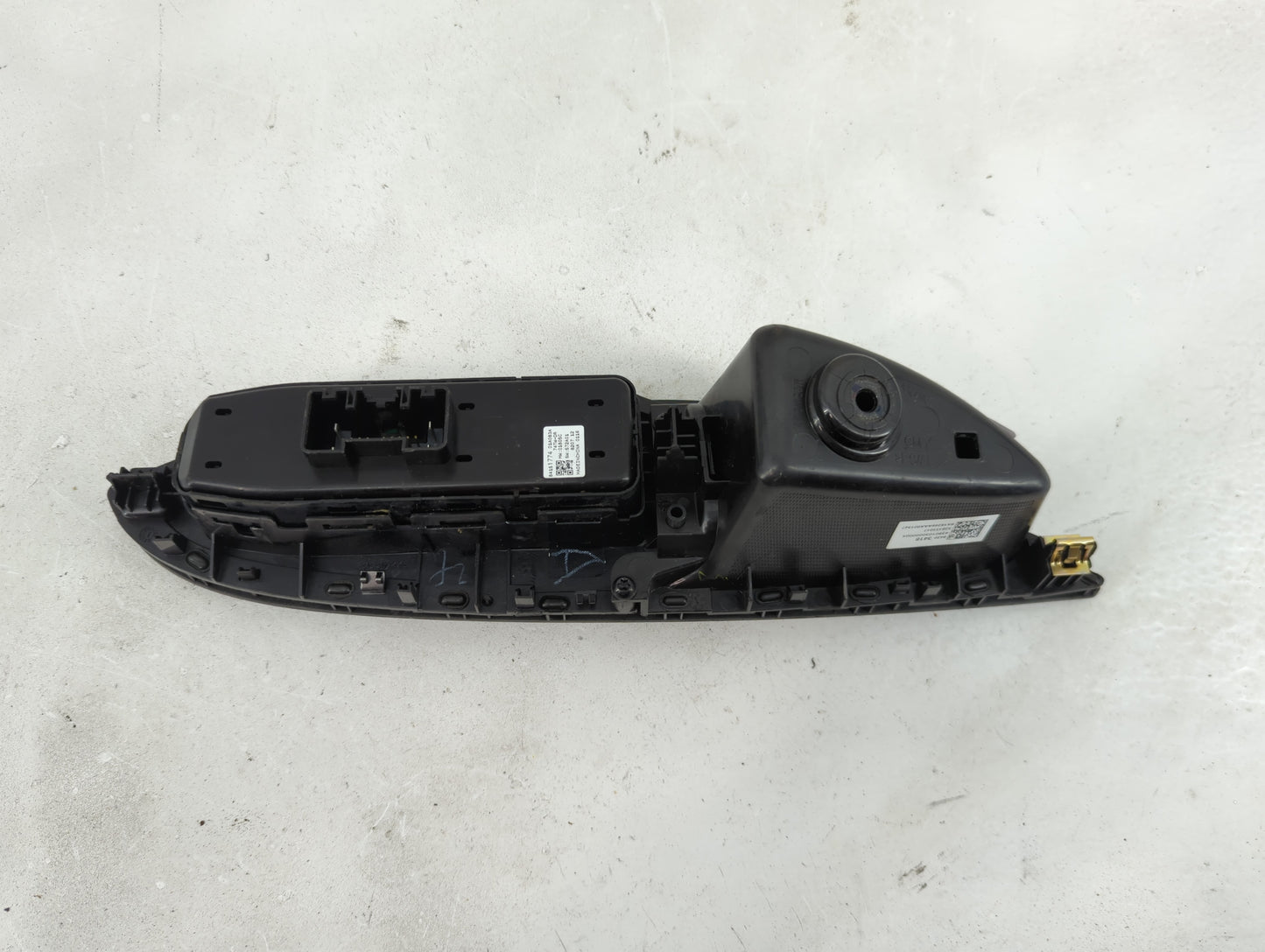 2019 Chevrolet Malibu Climate Control Module Temperature AC/Heater Replacement P/N:84151774 Fits OEM Used Auto Parts - Oemus