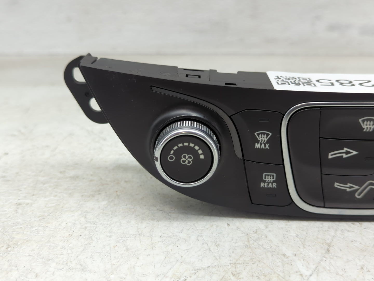 2019-2021 Chevrolet Malibu Climate Control Module Temperature AC/Heater Replacement P/N:000235226 84426651 Fits OEM Used Aut