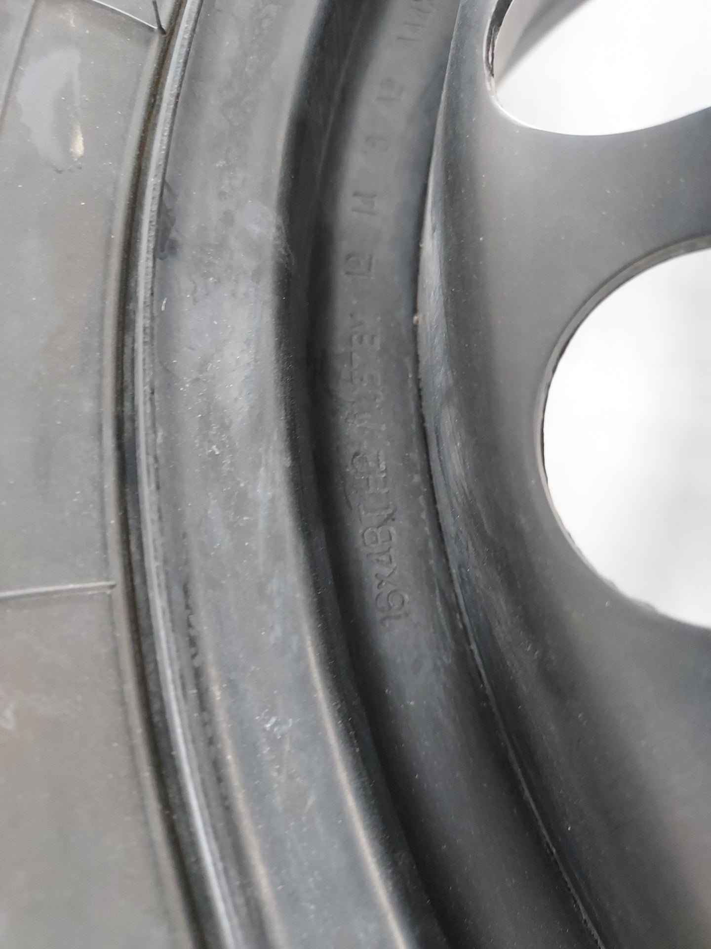 2016-2022 Chevrolet Malibu Spare Donut Tire Wheel Rim Oem 1420788 - Oemusedautoparts1.com