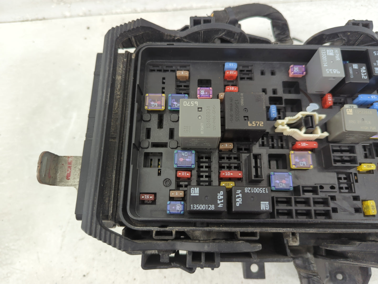 2018-2019 Chevrolet Malibu Fusebox Fuse Box Panel Relay Module Fits Fits 2018 2019 OEM Used Auto Parts - Oemusedautoparts1.c