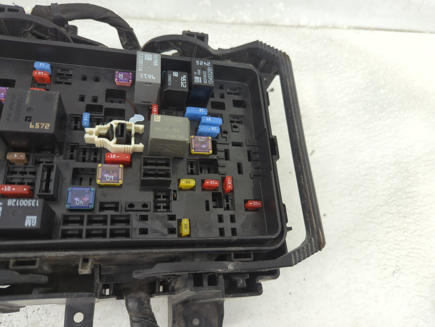 2018-2019 Chevrolet Malibu Fusebox Fuse Box Panel Relay Module Fits Fits 2018 2019 OEM Used Auto Parts - Oemusedautoparts1.c