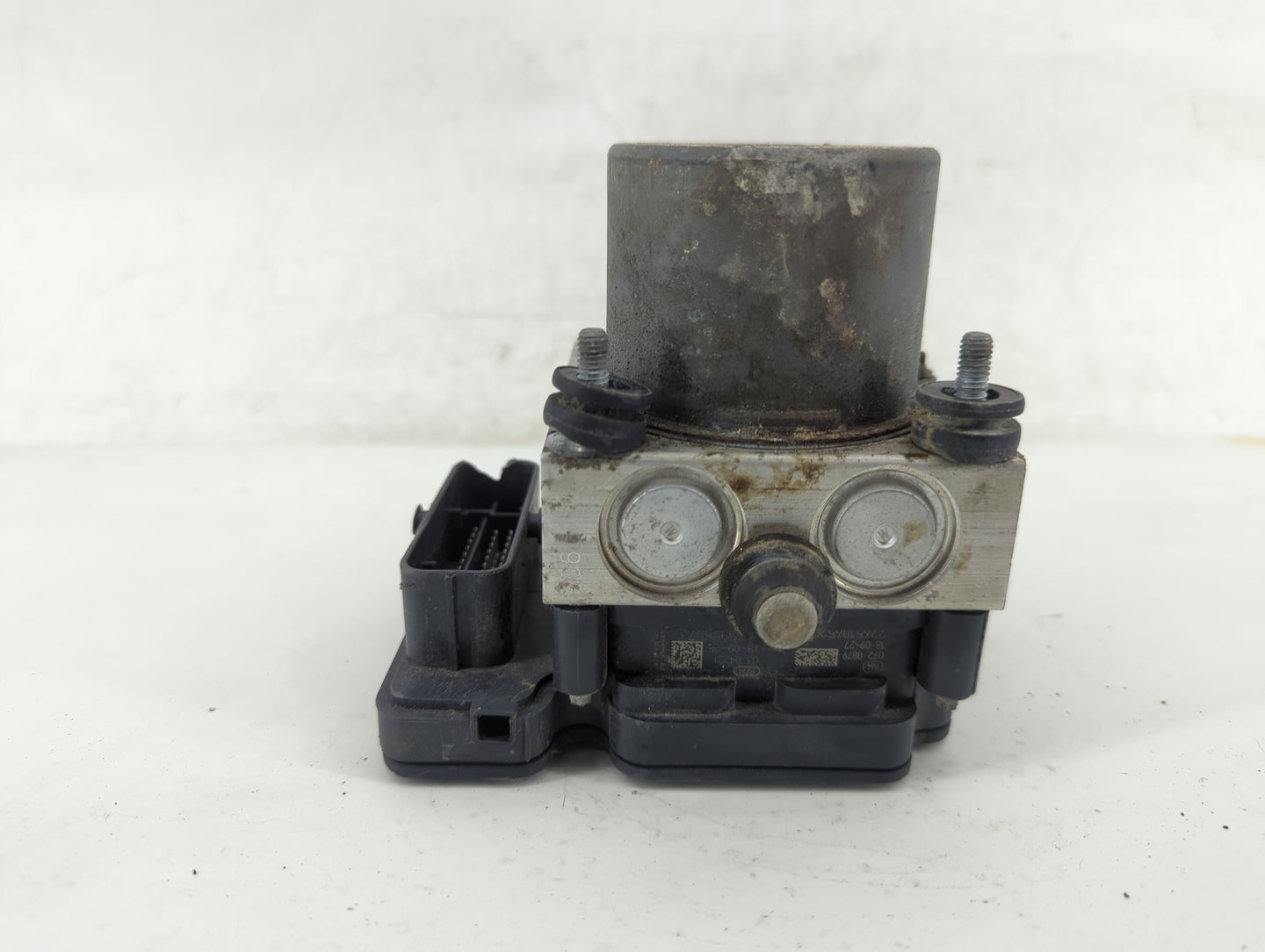 2019-2021 Chevrolet Malibu ABS Pump Control Module Replacement P/N:065055766 Fits Fits 2019 2020 2021 OEM Used Auto Parts - 