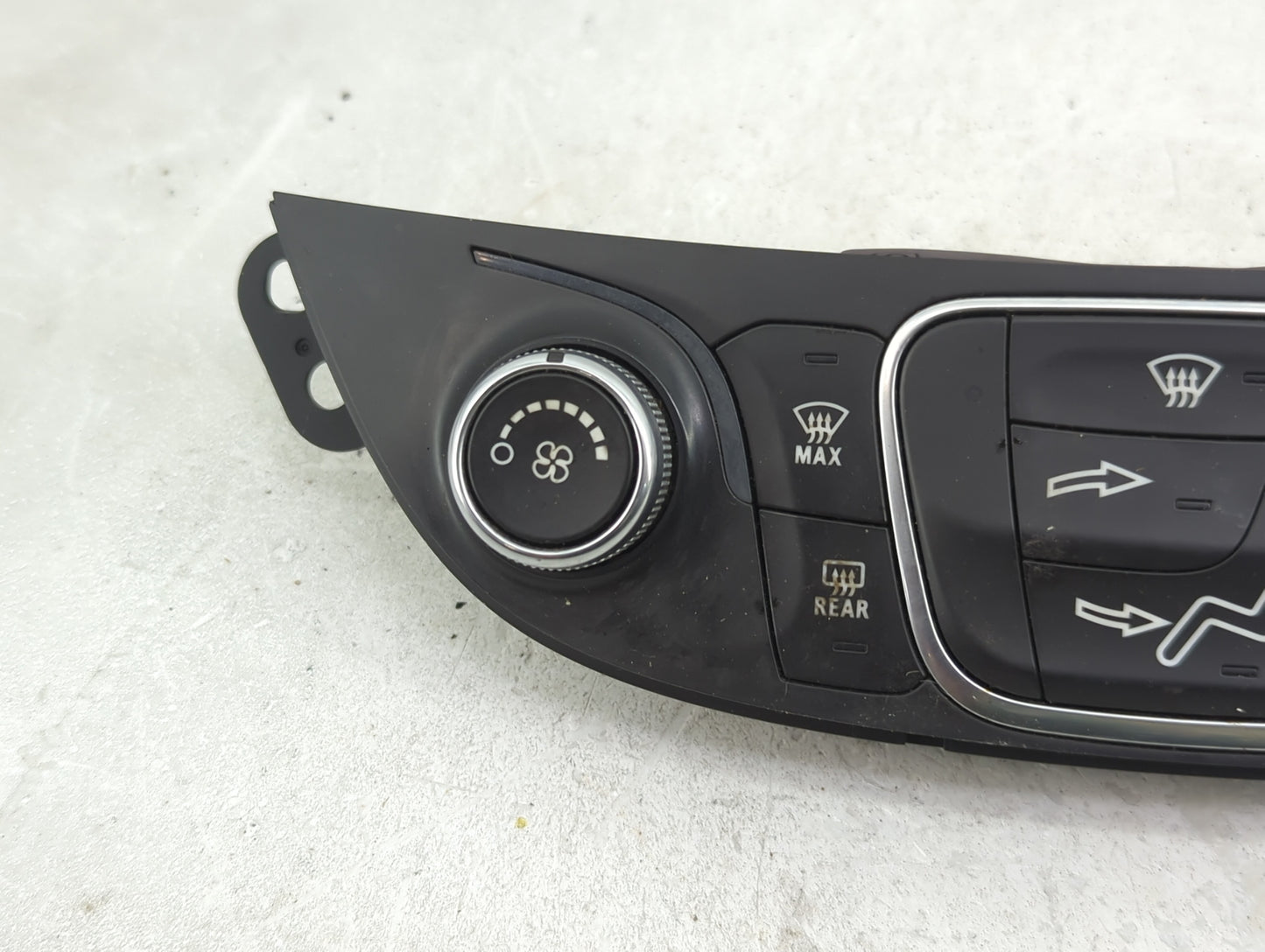 2019-2021 Chevrolet Malibu Climate Control Module Temperature AC/Heater Replacement P/N:84426651 Fits Fits 2019 2020 2021 OE