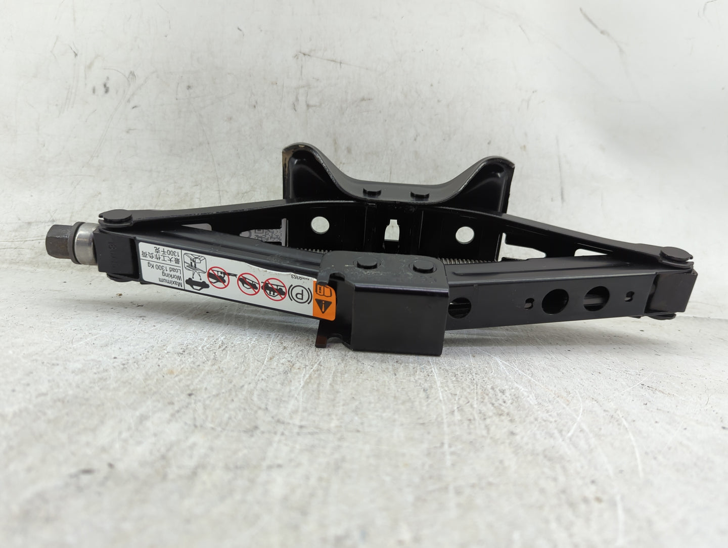 2019 Chevrolet Malibu Spare Scissor Car Jack 1431493 - Oemusedautoparts1.com