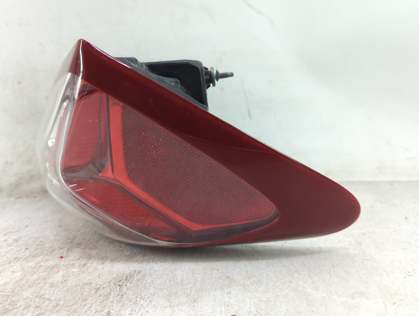 2019-2021 Chevrolet Malibu Tail Light Assembly Passenger Right OEM P/N:84595944 Fits Fits 2019 2020 2021 OEM Used Auto Parts