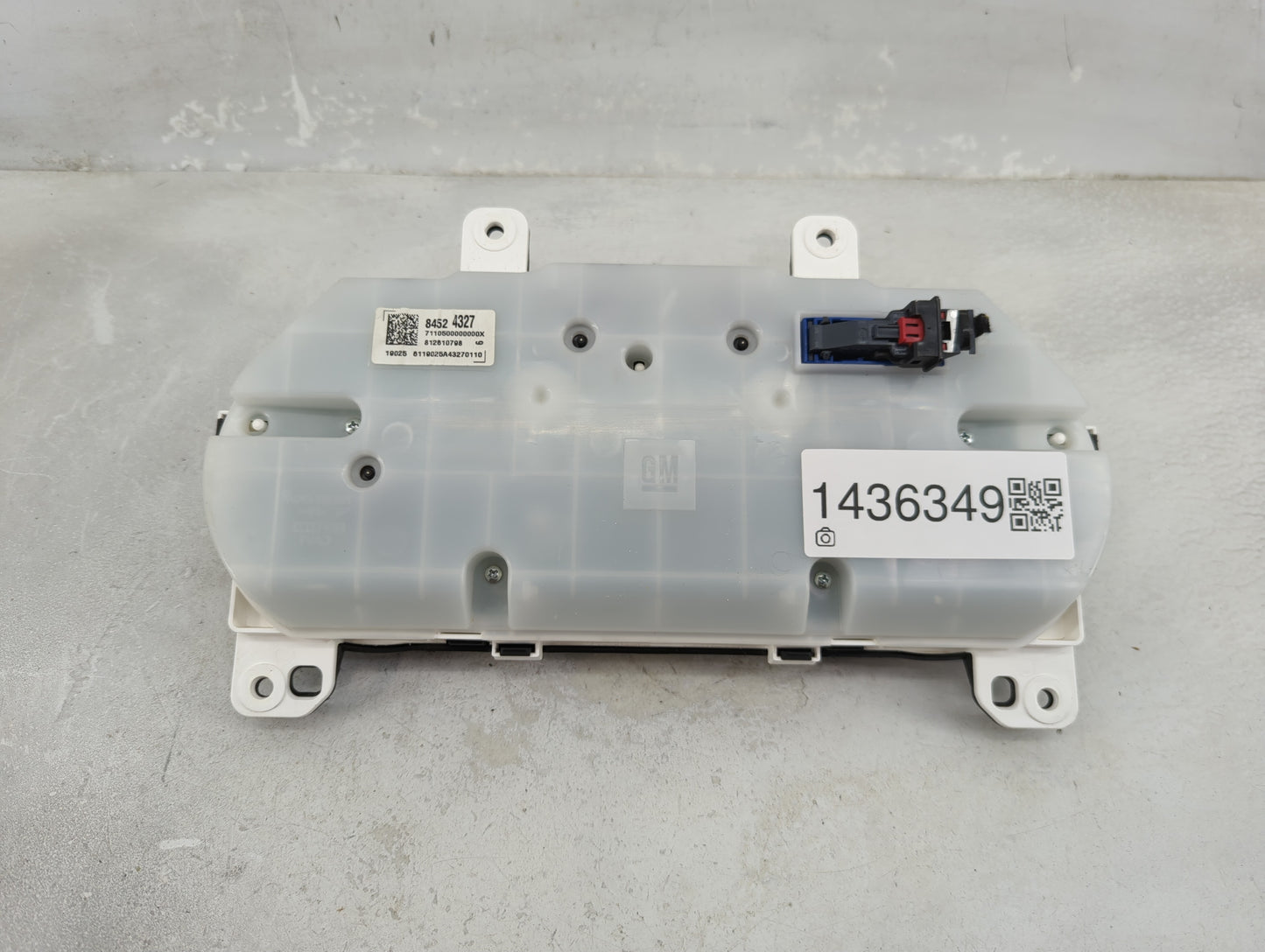 2019 Chevrolet Malibu Instrument Cluster Speedometer Gauges P/N:84524327 Fits OEM Used Auto Parts - Oemusedautoparts1.com