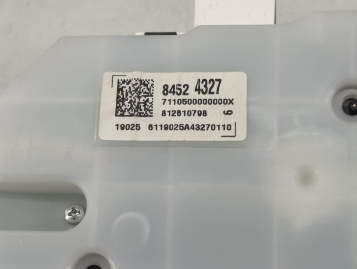 2019 Chevrolet Malibu Instrument Cluster Speedometer Gauges P/N:84524327 Fits OEM Used Auto Parts - Oemusedautoparts1.com