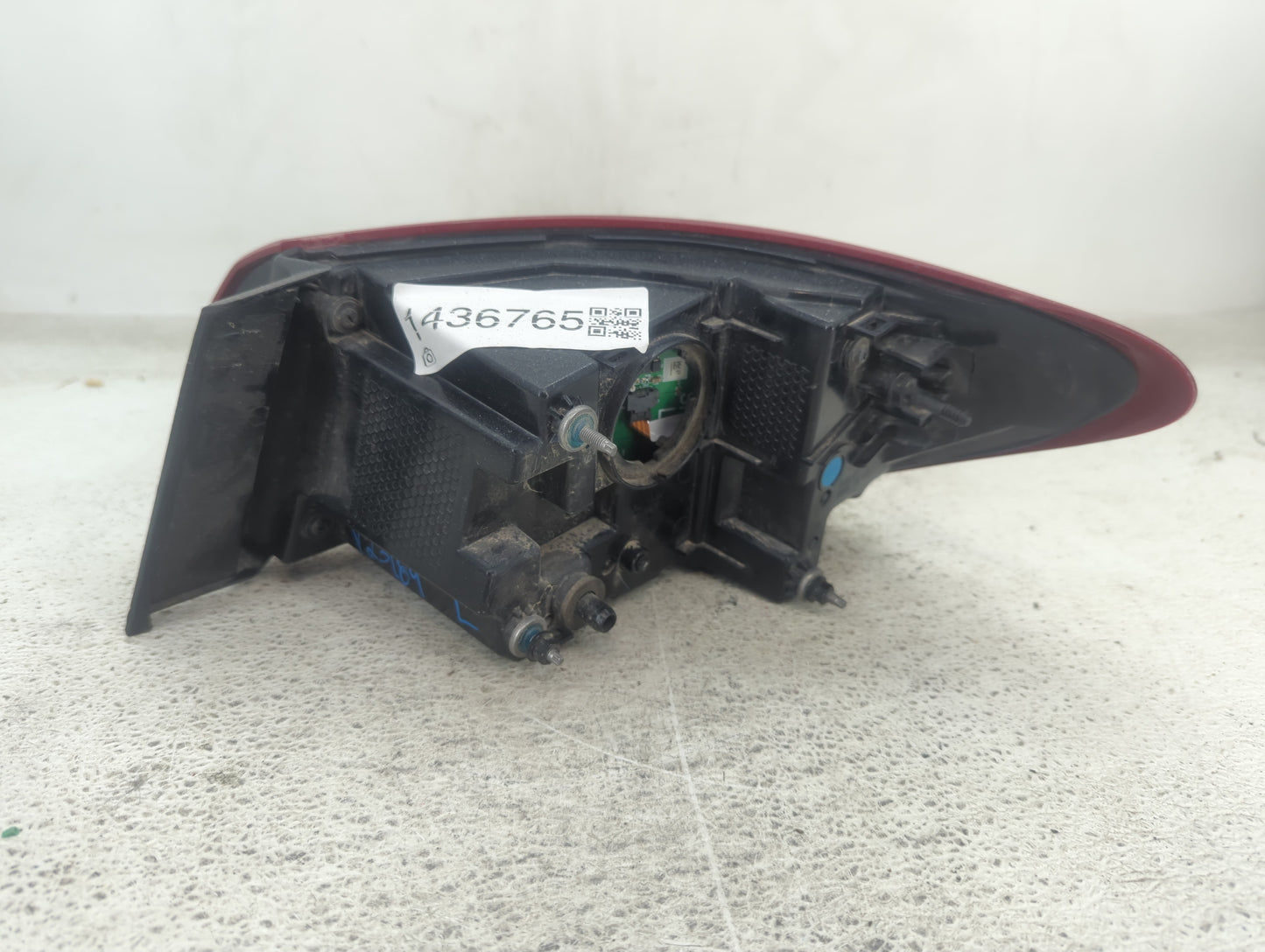2019-2021 Chevrolet Malibu Tail Light Assembly Driver Left OEM P/N:84595944 84882377 Fits Fits 2019 2020 2021 OEM Used Auto 