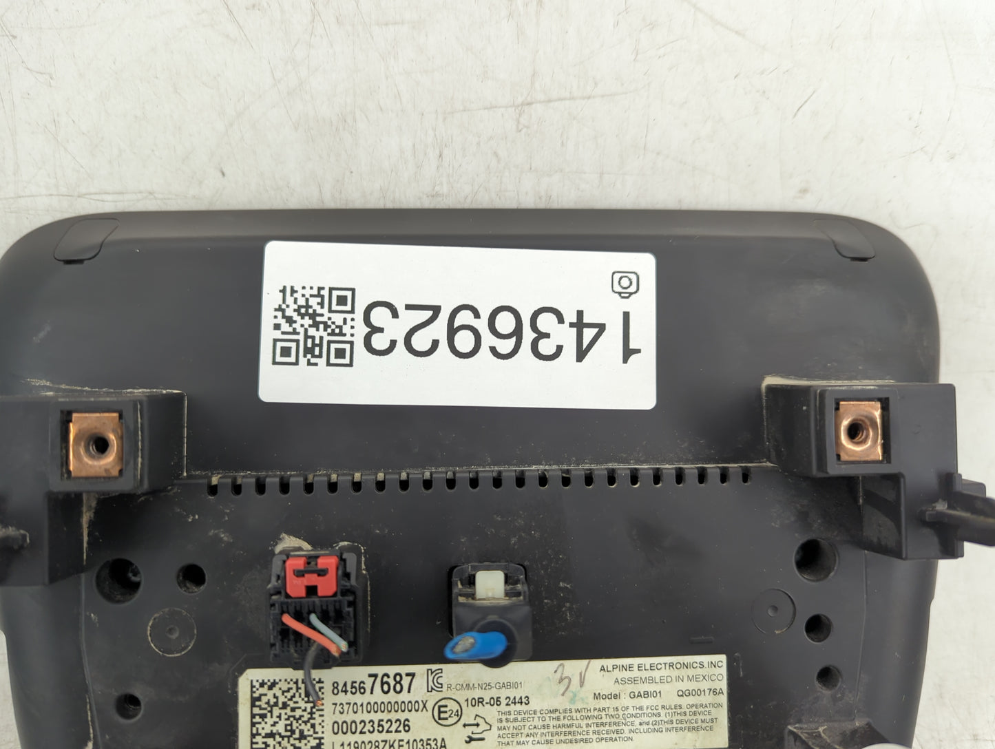 Chevrolet Malibu Information Display Screen Black - Oemusedautoparts1.com