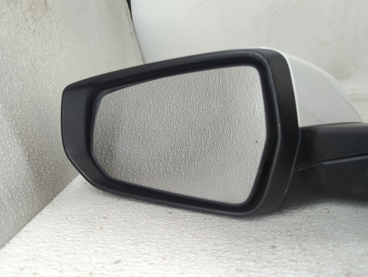 2019-2021 Chevrolet Malibu Driver Side View Mirror - Left Door Mirror OEM Used - Oemusedautoparts1.com