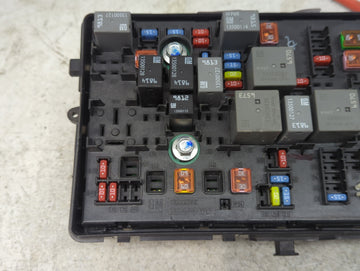 2019 Chevrolet Malibu Fusebox Fuse Box Panel Relay Module P/N:13500114 13500128, 13500127, 13500113, 13468936, 13468934 Fits OEM Used Auto Parts