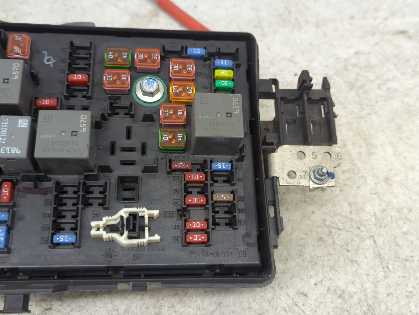 2019 Chevrolet Malibu Fusebox Fuse Box Panel Relay Module P/N:13500114 13500128, 13500127, 13500113, 13468936, 13468934 Fits