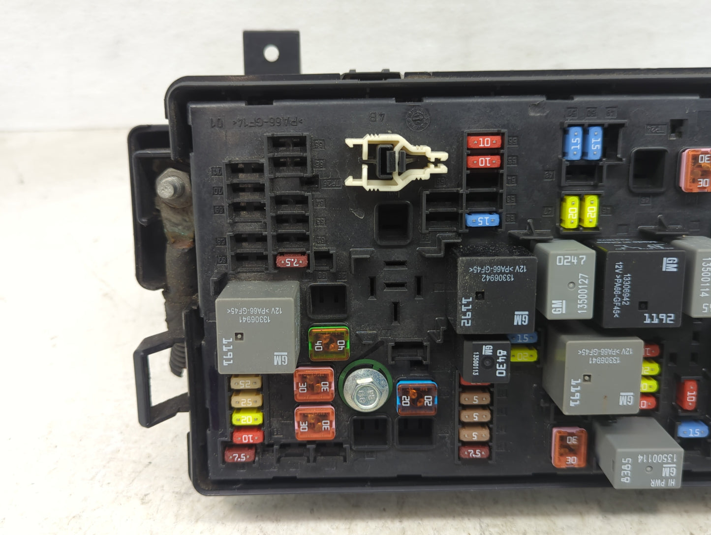 2019 Chevrolet Malibu Fusebox Fuse Box Panel Relay Module P/N:22760635_01 13306942, 13306941, 13306943, 13500127, 13500114 F