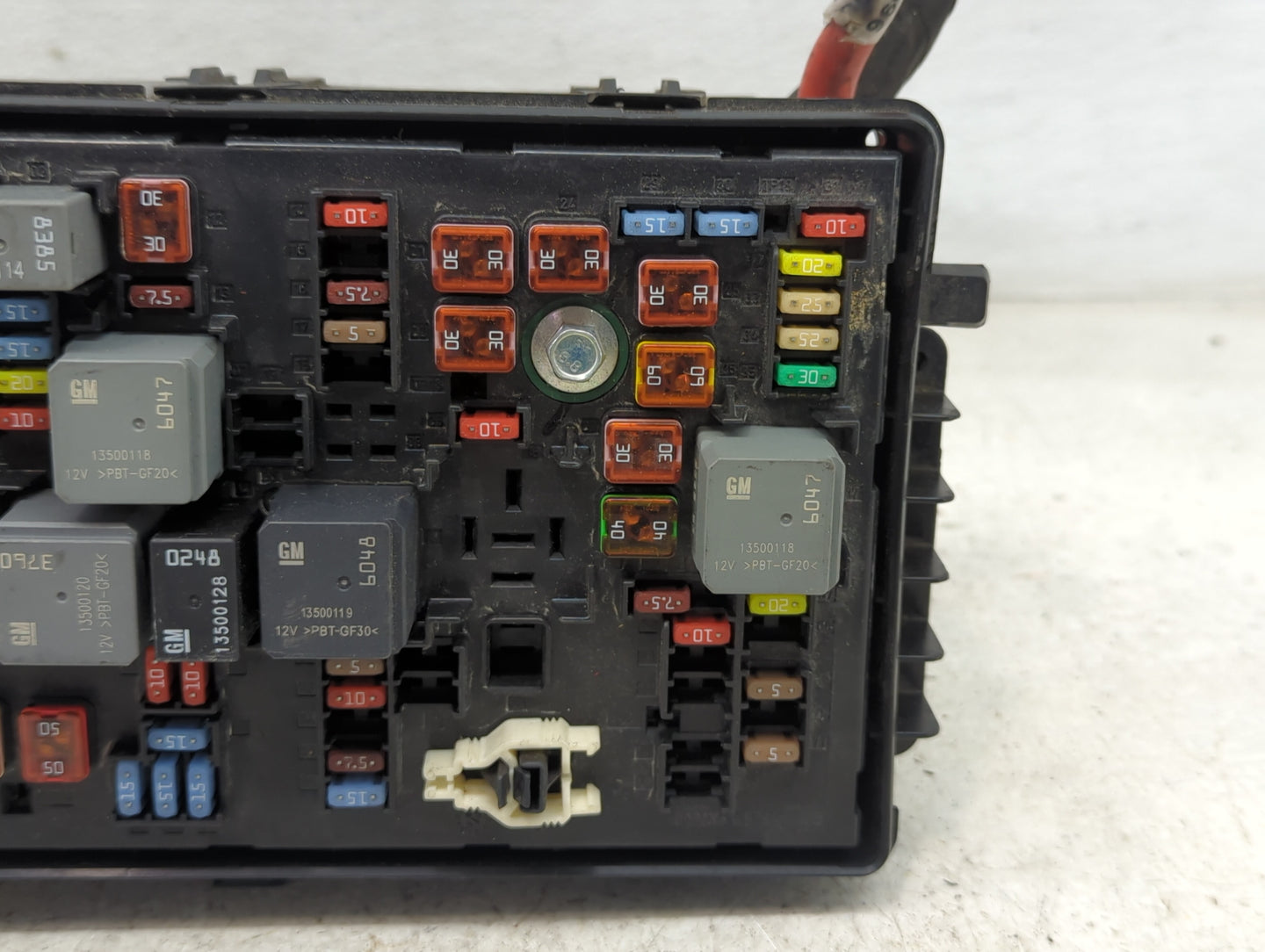 2019 Chevrolet Malibu Fusebox Fuse Box Panel Relay Module P/N:22891999 13500114, 13500128, 13500113, 13500112, 13500118 Fits