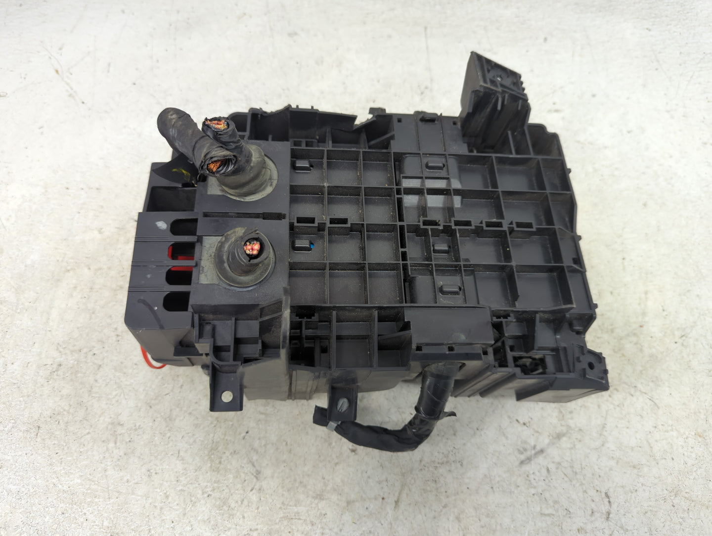 2019 Chevrolet Malibu Fusebox Fuse Box Panel Relay Module P/N:13422668 13455281, 13500127, 13500128, 13500113, 6132A33 Fits 