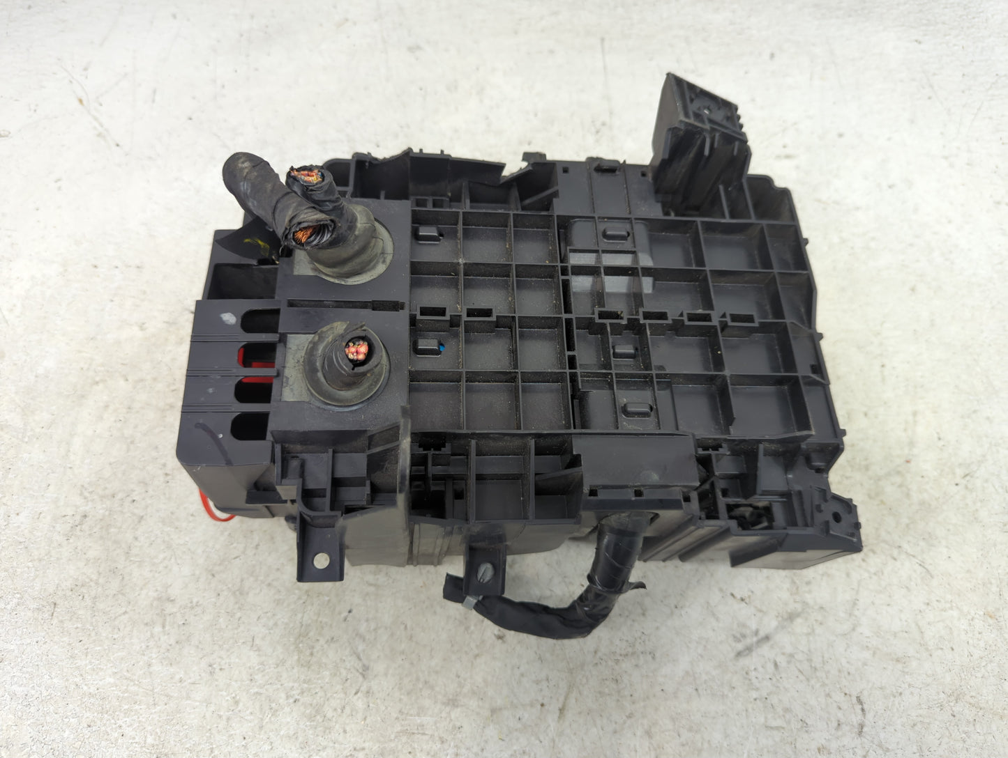 2019 Chevrolet Malibu Fusebox Fuse Box Panel Relay Module P/N:13422668 13455281, 13500127, 13500128, 13500113, 6132A33 Fits 